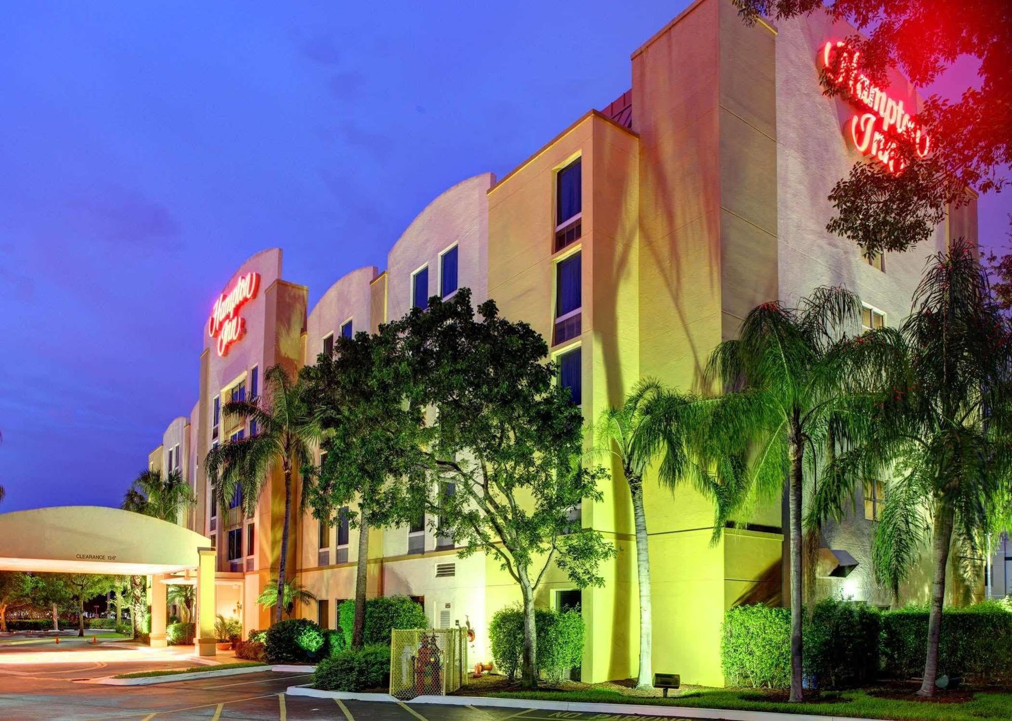 Hampton Inn Pembroke Pines Esterno foto