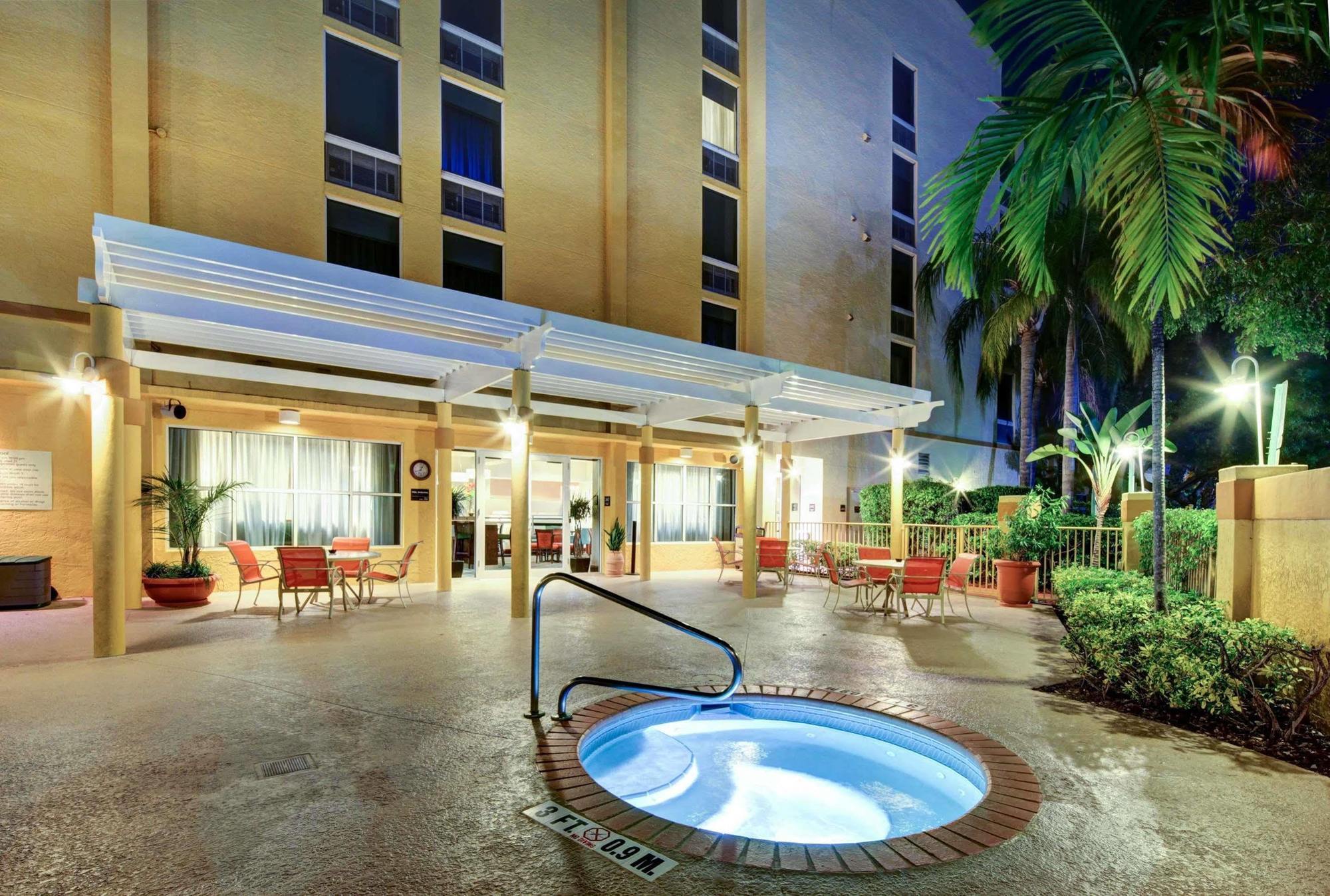 Hampton Inn Pembroke Pines Esterno foto