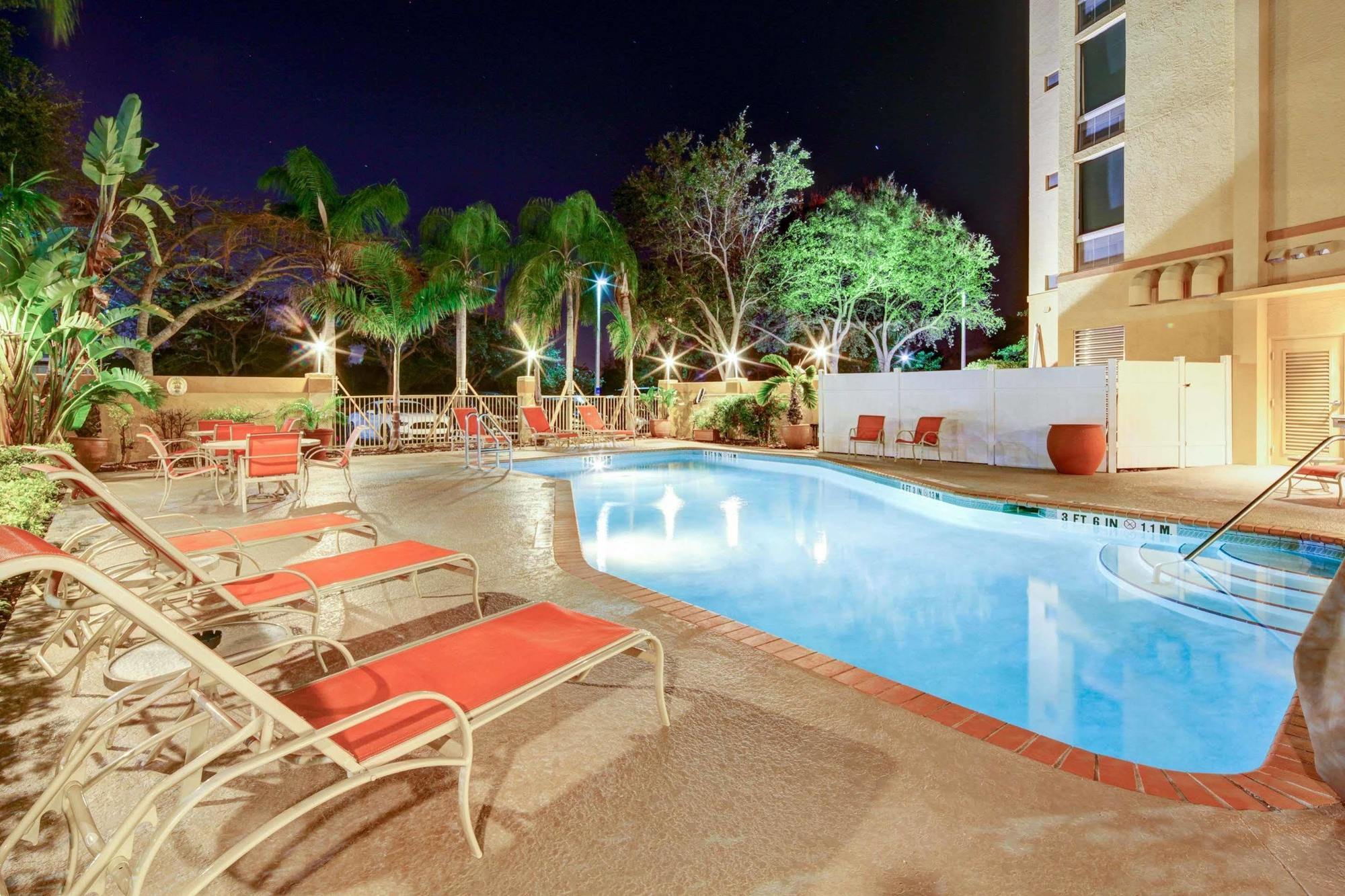 Hampton Inn Pembroke Pines Esterno foto